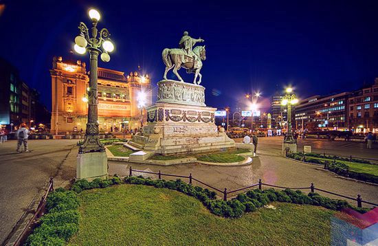 Republic Square | Belgrade Hostel M